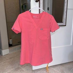 Figs Catarina One Pocket Top XS Pink - Yola skinny pant in XS - Pink